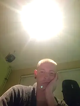 piercingpik online show from June 15, 2026, 8:33 pm