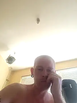 piercingpik online show from June 25, 2026, 9:47 am