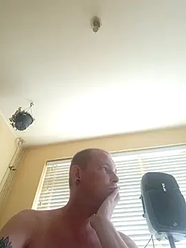 piercingpik online show from June 28, 2026, 3:18 pm