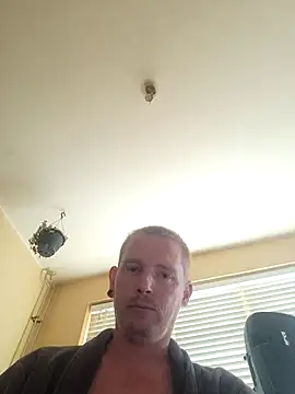 piercingpik online show from July 8, 2026, 2:43 pm