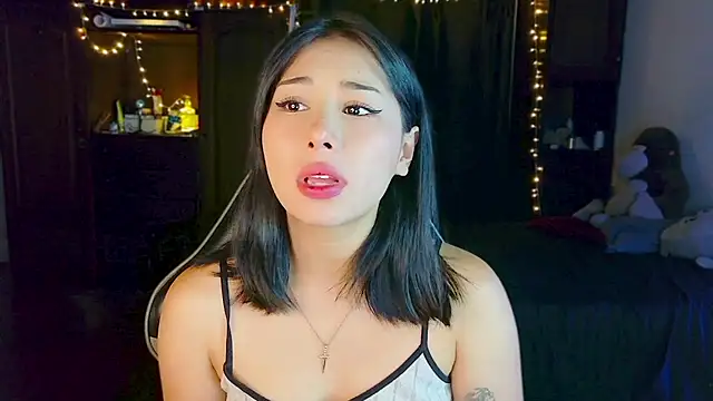 Shisuku Sophi online show from June 21, 2026, 1:52 am