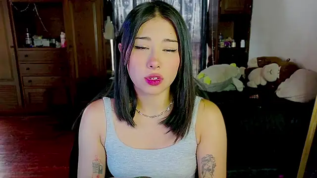 Shisuku Sophi online show from July 9, 2026, 1:59 pm