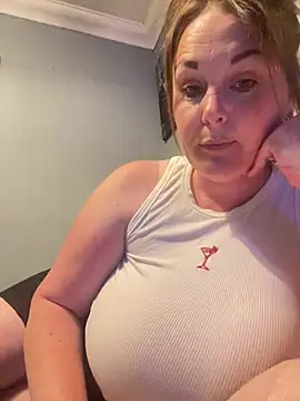 laceygreen online show from July 25, 2026, 11:02 pm