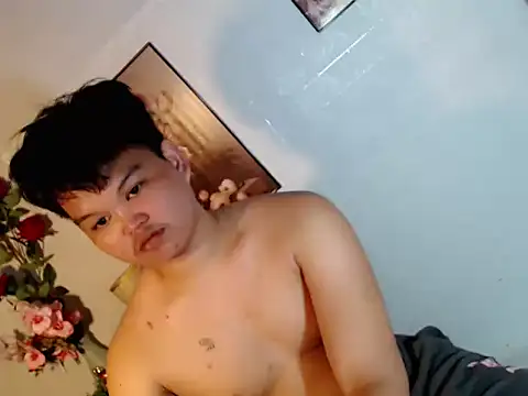 Reynelcock online show from July 11, 2026, 4:37 am