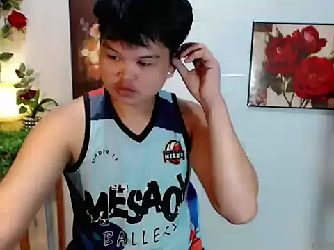 Reynelcock online show from July 24, 2026, 4:21 am