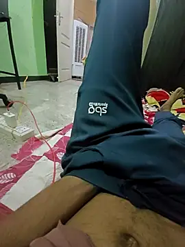 rockyy23boy online show from May 22, 2026, 1:06 pm