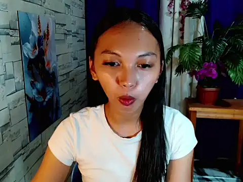 Snapshot of Simi_Ipit chatting on July 25, 2026, 4:43 am Simi Ipit online show from July 25, 2026, 4:43 am