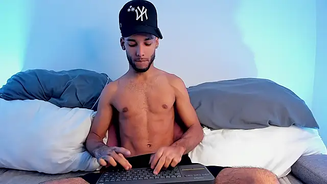 Thiagoferreti online show from June 19, 2026, 3:44 am
