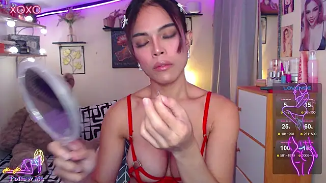 izabella moore online show from July 28, 2026, 2:07 am