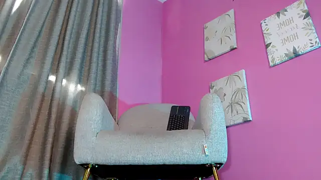 emily ox0 online show from June 25, 2026, 8:24 pm