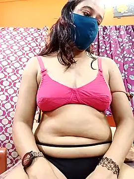 Hotpuja25 online show from June 11, 2026, 4:43 am