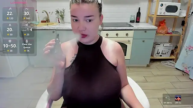 LinaElasm online show from June 21, 2026, 11:51 pm