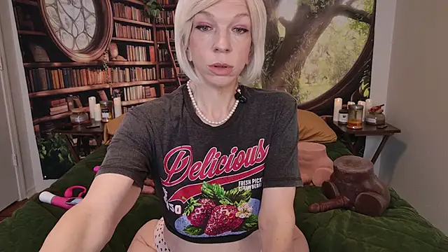 HaileeAtHome online show from June 25, 2026, 4:44 pm