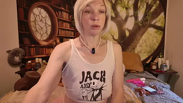 HaileeAtHome online show from August 9, 2026, 2:55 pm