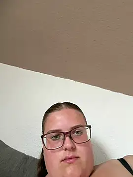 CurvyPaar2 online show from July 18, 2026, 3:16 pm