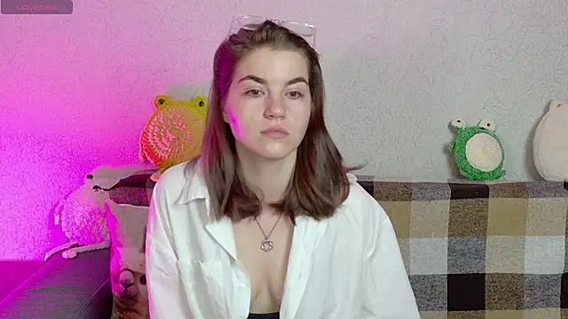 ElzaBlis online show from June 16, 2026, 1:25 pm