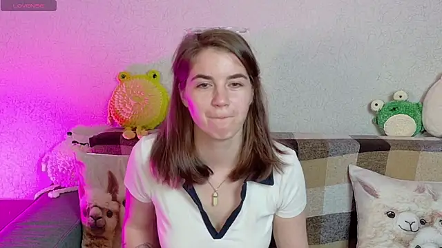 ElzaBlis online show from June 17, 2026, 2:40 pm