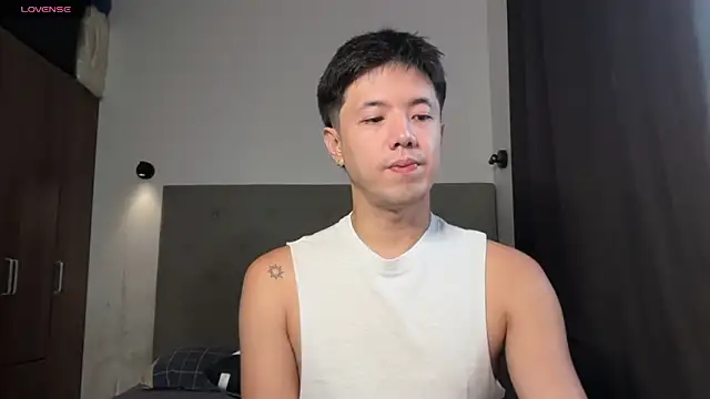 Snapshot of Addictiveboi chatting on June 24, 2026, 2:43 am Addictiveboi online show from June 24, 2026, 2:43 am