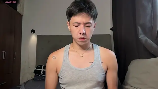 Snapshot of Addictiveboi chatting on June 25, 2026, 7:13 am Addictiveboi online show from June 25, 2026, 7:13 am