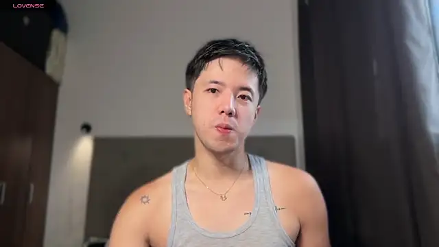 Snapshot of Addictiveboi chatting on July 2, 2026, 3:17 am Addictiveboi online show from July 2, 2026, 3:17 am