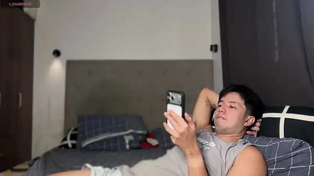 Snapshot of Addictiveboi chatting on July 8, 2026, 6:07 am Addictiveboi online show from July 8, 2026, 6:07 am