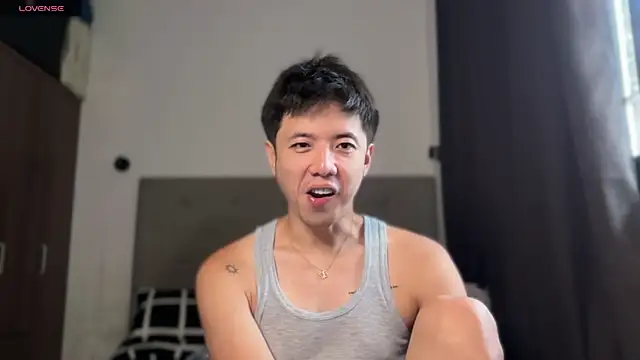 Snapshot of Addictiveboi chatting on July 9, 2026, 4:27 am Addictiveboi online show from July 9, 2026, 4:27 am