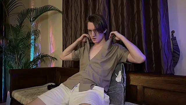 KellyTwink online show from July 2, 2026, 5:30 pm