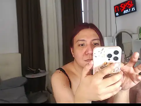 stellahugeX online show from July 23, 2026, 4:43 am