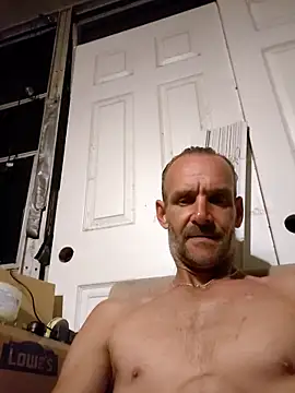 Hungwell1515 online show from May 11, 2026, 2:17 am