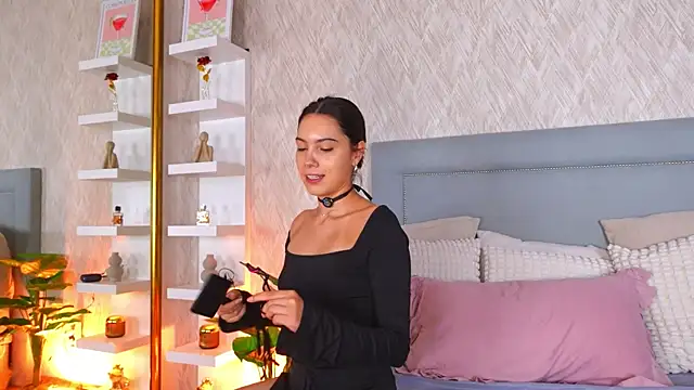 Sofy Bradd online show from July 23, 2026, 5:38 am
