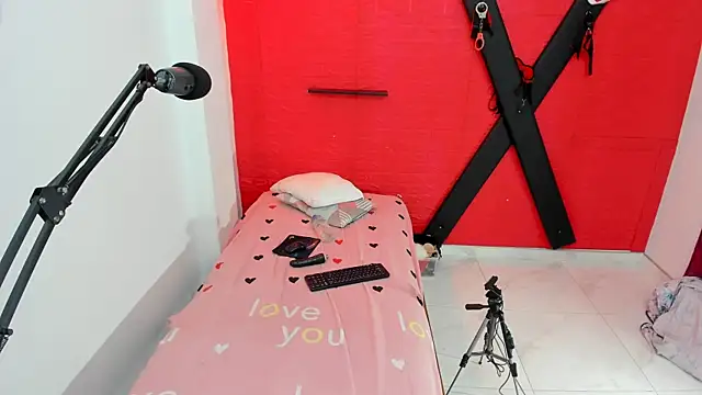 bdsmforever18 online show from July 26, 2026, 1:58 am