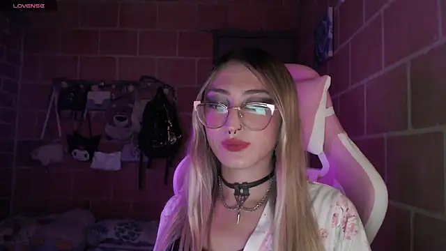 Andrea camilaaa online show from July 10, 2026, 7:34 am