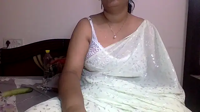 anu-anu2002 online show from May 15, 2026, 8:16 pm