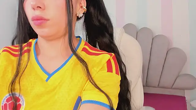 Amy Bunnie 18 online show from July 3, 2026, 9:43 pm