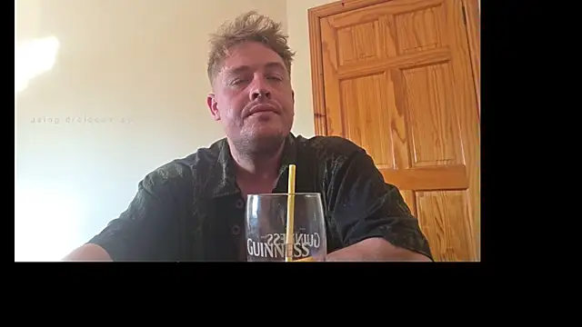 giovanotto47 online show from May 26, 2026, 5:09 pm