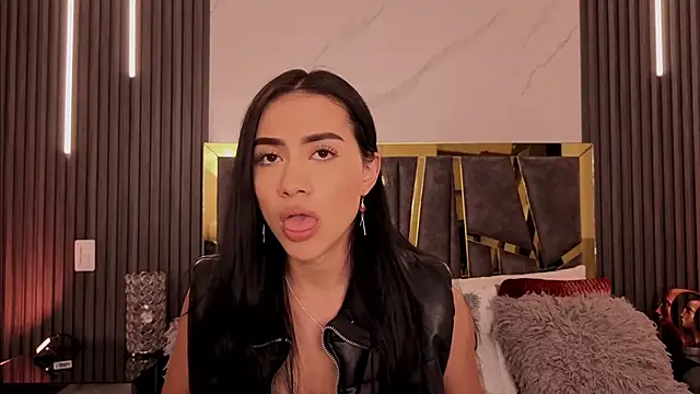 ScarletTorres online show from July 1, 2026, 7:02 pm