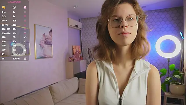 Xonalenei online show from July 17, 2026, 8:14 pm