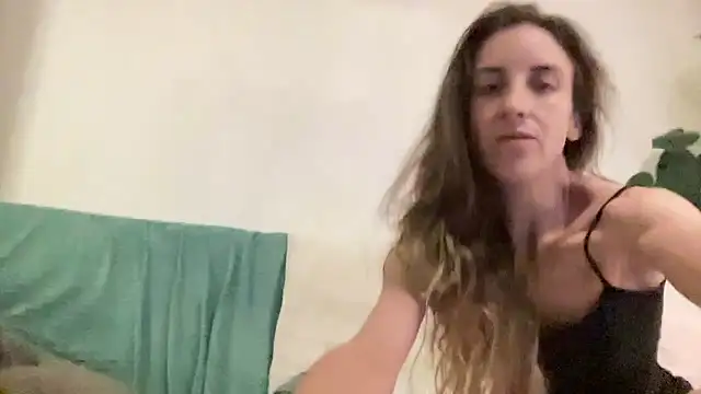 Snapshot of mariemady chatting on June 27, 2026, 1:32 am mariemady online show from June 27, 2026, 1:32 am