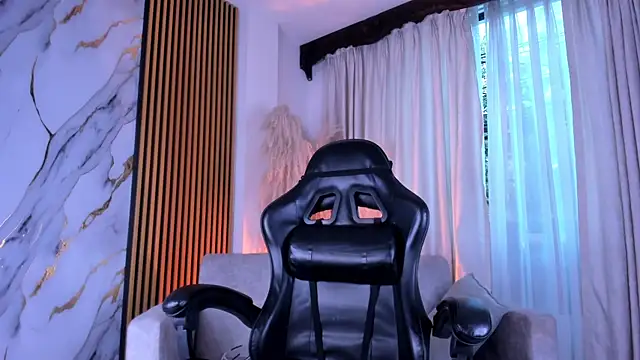 JulienSaint online show from June 28, 2026, 11:27 am