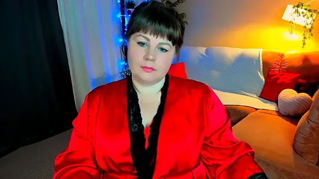 CrystaalStaar online show from May 12, 2026, 8:06 pm