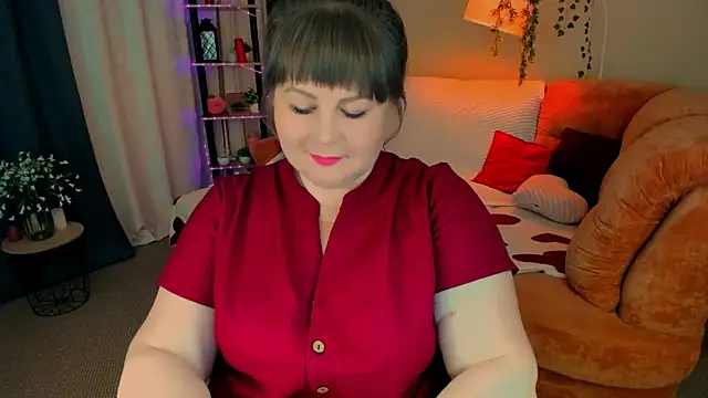 CrystaalStaar online show from June 24, 2026, 8:41 pm