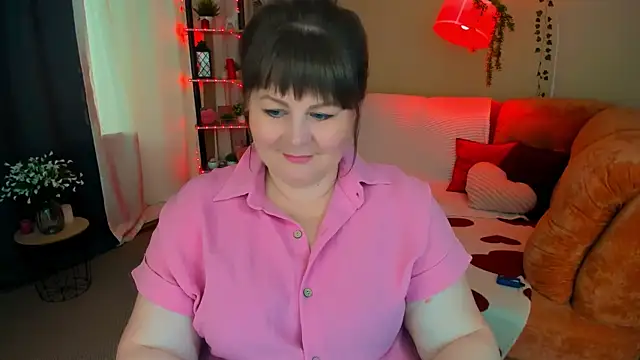 CrystaalStaar online show from July 7, 2026, 11:47 am