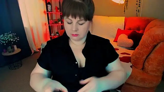 CrystaalStaar online show from July 8, 2026, 4:50 am