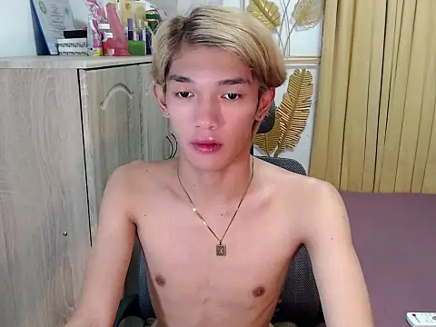 fuckerfriendsxx online show from June 12, 2026, 9:30 am