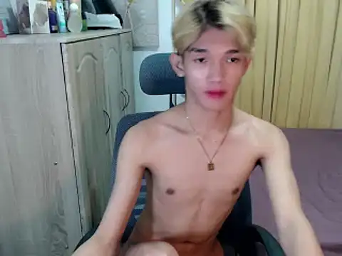 fuckerfriendsxx online show from June 27, 2026, 12:22 pm