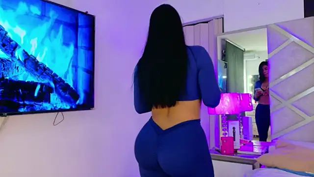 RoseMariee  online show from July 28, 2026, 4:41 am