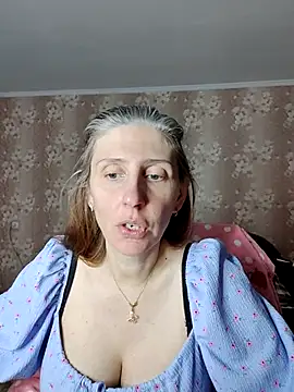 CandiCole online show from June 26, 2026, 6:40 am
