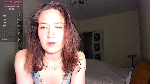 Snapshot of Mary_Queeny chatting on June 17, 2026, 6:31 pm Mary Queeny online show from June 17, 2026, 6:31 pm