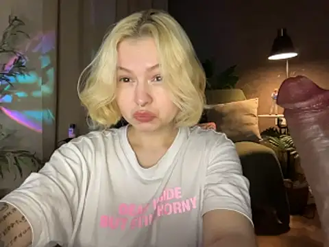 MoonIvy  online show from June 2, 2026, 7:27 pm