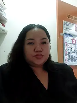 LianaCruzado online show from May 15, 2026, 12:45 pm